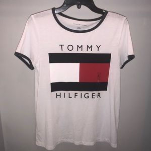 Tommy Hilfiger white logo t-shirt